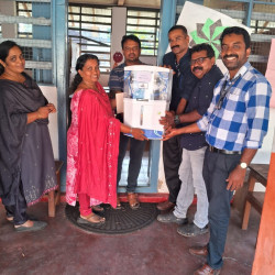 FL-09- ALAPPUZHA WAREHOUSE DONATING 18 LITRE RO PLANT TO MANNATH GOVT.LPS CHATHANADU